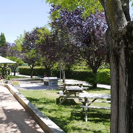 Camping Forcalquier Les Routes De Provence Hotel Zewnętrze zdjęcie